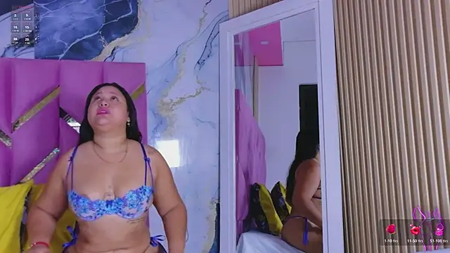 Snapshot of dreamyymommy chatting on April 2026 12:20:01 PM dreamyymommy online show from April 2026 12:20:01 PM