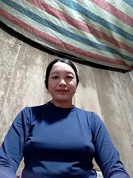 vanlucky2 online show from May 2026 12:04:01 AM