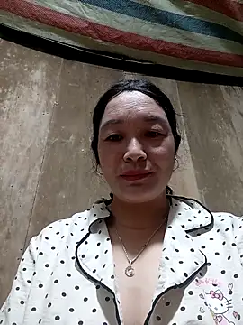 vanlucky2 online show from May 2026 02:33:02 AM