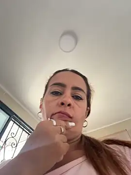 Snapshot of Natigoonzalez chatting on May 2026 05:39:02 PM Natigoonzalez online show from May 2026 05:39:02 PM