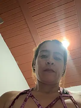 Natigoonzalez online show from April 2026 04:37:02 AM