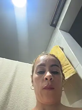 Snapshot of Natigoonzalez chatting on May 2026 02:07:01 AM Natigoonzalez online show from May 2026 02:07:01 AM