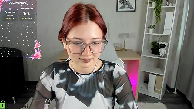 Snapshot of Lessi_Panic chatting on June 2026 12:48:02 AM Lessi Panic online show from June 2026 12:48:02 AM