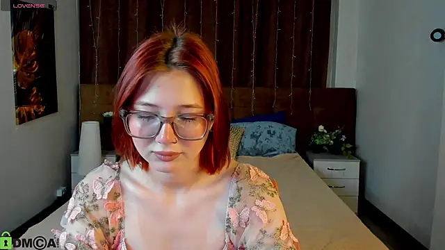 Snapshot of Lessi_Panic chatting on July 2026 12:43:01 AM Lessi Panic online show from July 2026 12:43:01 AM