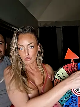 Farrah Fantasy online show from April 2026 01:43:01 AM