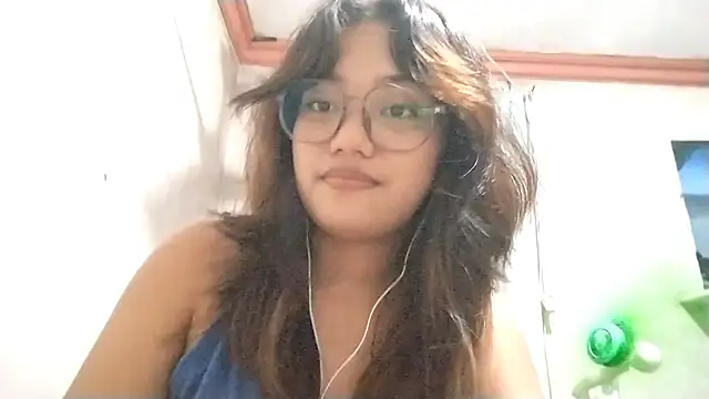 Snapshot of OliviaCarchi chatting on April 2026 01:13:02 PM OliviaCarchi online show from April 2026 01:13:02 PM