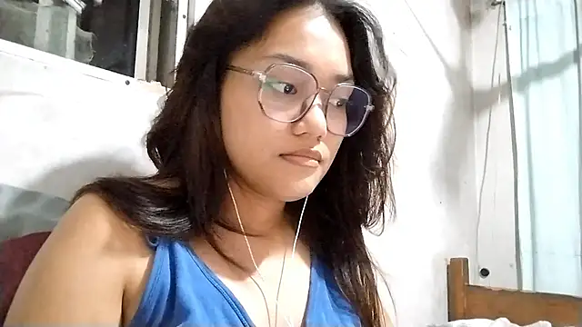 Snapshot of OliviaCarchi chatting on May 2026 01:32:02 PM OliviaCarchi online show from May 2026 01:32:02 PM