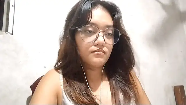 Snapshot of OliviaCarchi chatting on May 2026 11:48:01 AM OliviaCarchi online show from May 2026 11:48:01 AM