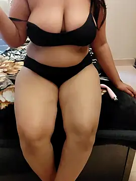 Snapshot of Aysha_69 chatting on April 2026 06:19:01 AM Aysha 69 online show from April 2026 06:19:01 AM