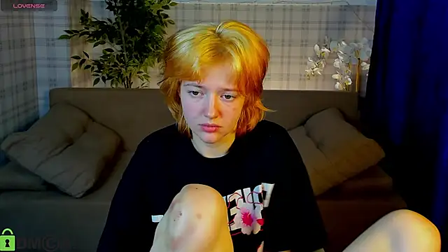 Snapshot of Star_Bee chatting on April 2026 01:09:02 AM Star Bee online show from April 2026 01:09:02 AM