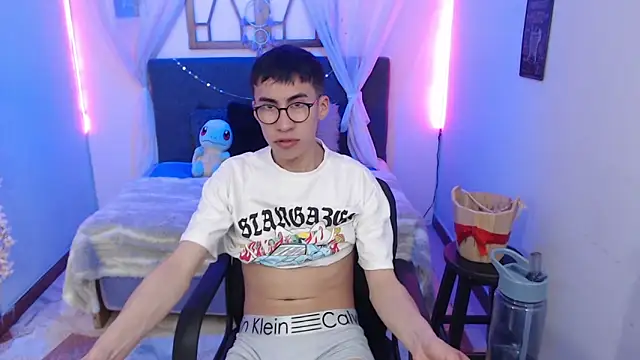 Snapshot of Andy_Norton chatting on April 2026 04:28:02 AM Andy Norton online show from April 2026 04:28:02 AM