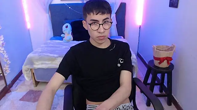 Snapshot of Andy_Norton chatting on April 2026 03:45:02 AM Andy Norton online show from April 2026 03:45:02 AM