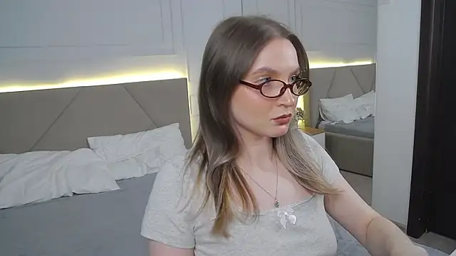 ArianaMilss online show from April 2026 11:12:01 AM