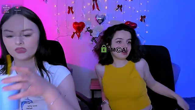 Snapshot of mia_mooon_ chatting on May 2026 09:40:02 AM mia mooon online show from May 2026 09:40:02 AM