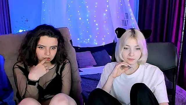 Snapshot of mia_mooon_ chatting on May 2026 08:49:02 PM mia mooon online show from May 2026 08:49:02 PM