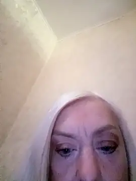 Julia20X online show from April 2026 11:35:01 AM