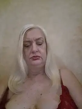 Snapshot of Julia20X chatting on June 2026 09:48:02 AM Julia20X online show from June 2026 09:48:02 AM