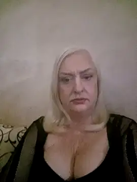 Snapshot of Julia20X chatting on April 2026 01:40:01 PM Julia20X online show from April 2026 01:40:01 PM