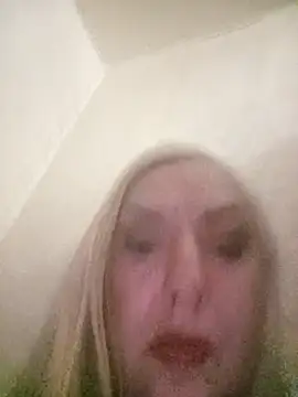 Julia20X online show from April 2026 04:32:01 PM