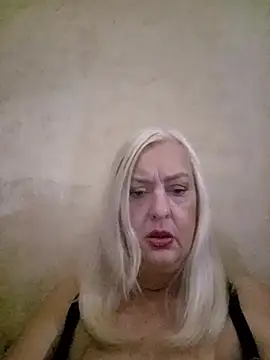 Snapshot of Julia20X chatting on June 2026 08:30:02 AM Julia20X online show from June 2026 08:30:02 AM