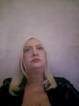 Julia20X online show from April 2026 06:42:02 PM