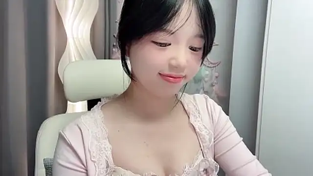 Snapshot of Xiaoqing00 chatting on May 2026 05:04:02 AM Xiaoqing00 online show from May 2026 05:04:02 AM