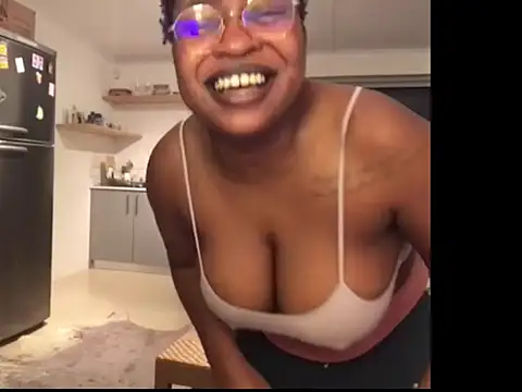 Snapshot of TwerkingTemptress chatting on May 2026 10:48:02 PM TwerkingTemptress online show from May 2026 10:48:02 PM
