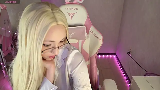 Nona meow online show from April 2026 06:26:01 PM