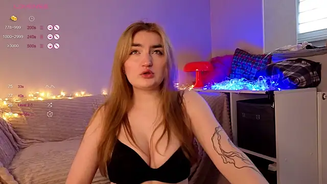 Snapshot of sweetandcuteee chatting on April 2026 11:02:01 AM sweetandcuteee online show from April 2026 11:02:01 AM