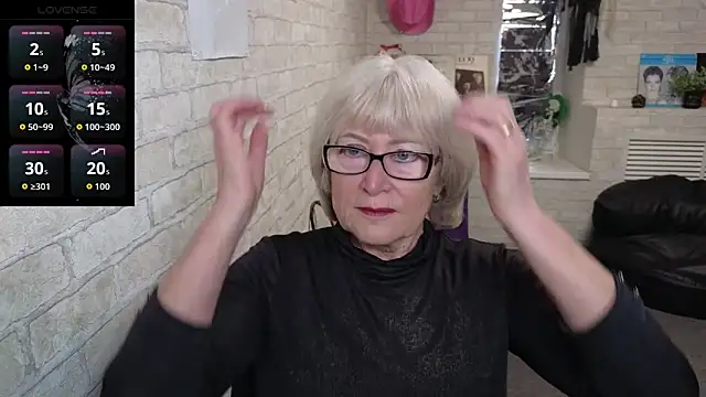 Snapshot of Zuri_Zodiac chatting on April 2026 08:43:01 AM Zuri Zodiac online show from April 2026 08:43:01 AM