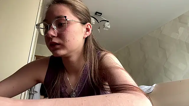 Snapshot of UncaringArtery chatting on April 2026 06:15:01 AM UncaringArtery online show from April 2026 06:15:01 AM