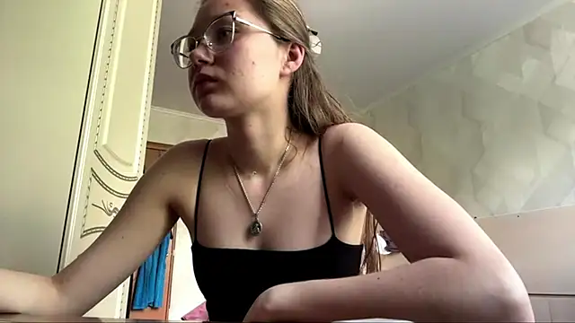 Snapshot of UncaringArtery chatting on June 2026 06:13:01 AM UncaringArtery online show from June 2026 06:13:01 AM