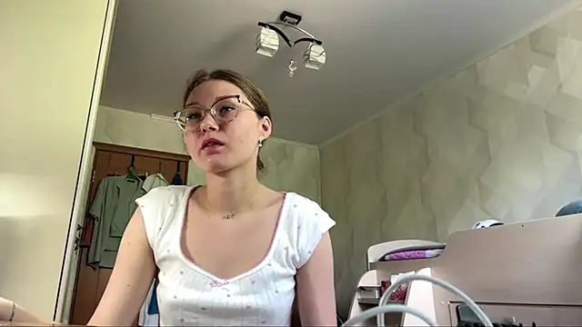 Snapshot of UncaringArtery chatting on June 2026 06:09:01 AM UncaringArtery online show from June 2026 06:09:01 AM