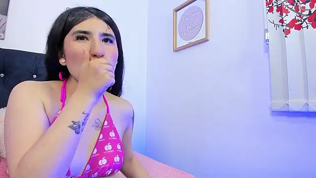 Snapshot of Fourbidden_Desires chatting on April 2026 02:40:02 PM Fourbidden Desires online show from April 2026 02:40:02 PM