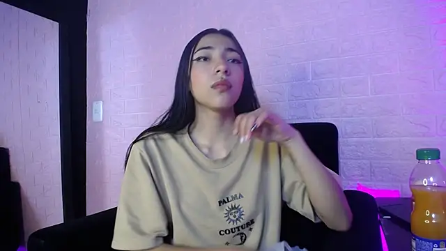 Snapshot of Violett1126 chatting on July 2026 05:03:02 AM Violett1126 online show from July 2026 05:03:02 AM
