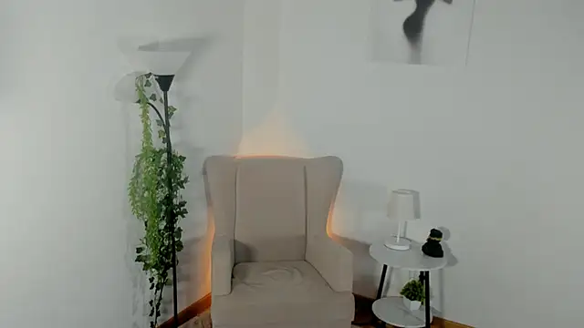 YasminePico online show from April 2026 07:58:02 PM