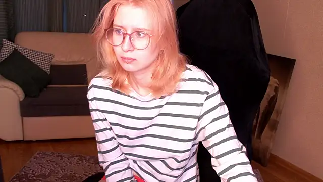 Lily Spark  online show from May 2026 01:03:01 AM