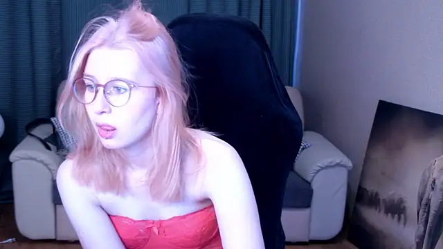 Lily Spark  online show from May 2026 01:02:02 AM
