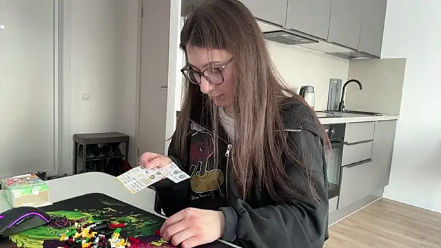 Eileen Wagner online show from April 2026 02:02:01 PM