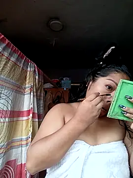 gatita2303 online show from April 2026 10:05:02 PM