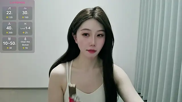 LUNYI-CC online show from May 2026 12:00:02 PM