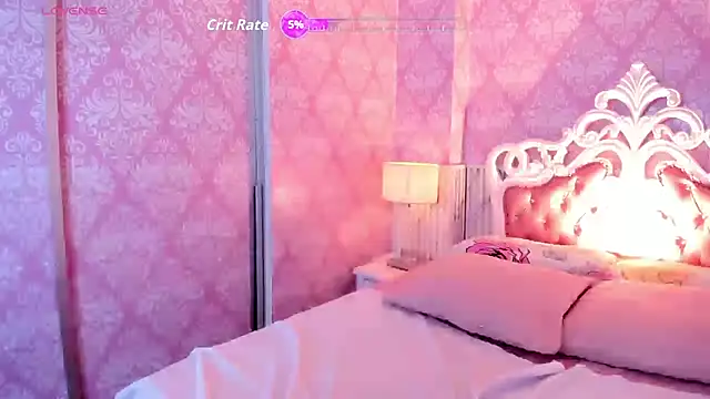 Hellencute18  online show from July 2026 11:18:02 AM