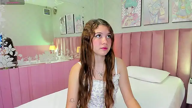 Hellencute18  online show from July 2026 11:07:02 AM