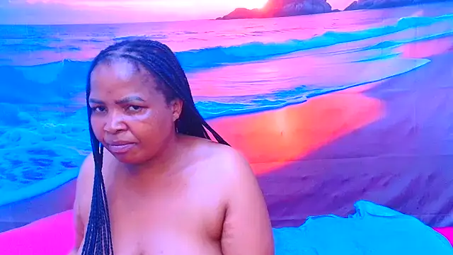 Snapshot of GoldenLuxeLady chatting on June 2026 11:55:01 AM GoldenLuxeLady online show from June 2026 11:55:01 AM