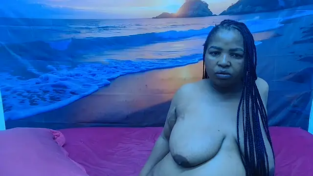 Snapshot of GoldenLuxeLady chatting on June 2026 05:07:02 AM GoldenLuxeLady online show from June 2026 05:07:02 AM