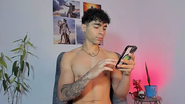 Snapshot of Alex_zt7 chatting on April 2026 02:32:02 PM Alex zt7 online show from April 2026 02:32:02 PM