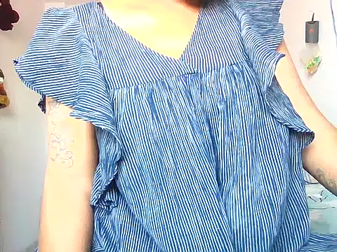 Snapshot of Muskan-kumare chatting on April 2026 05:35:01 AM Muskan-kumare online show from April 2026 05:35:01 AM