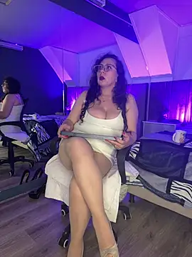 Jenifer cruz online show from May 2026 05:25:02 AM