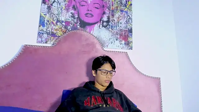 LiamKron online show from April 2026 11:28:02 AM