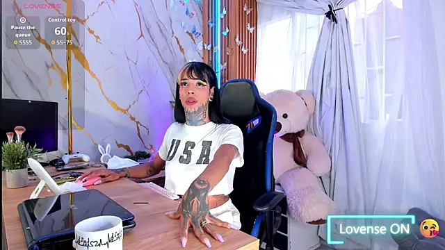 Snapshot of Dafne_kee chatting on June 2026 02:45:02 PM Dafne kee online show from June 2026 02:45:02 PM